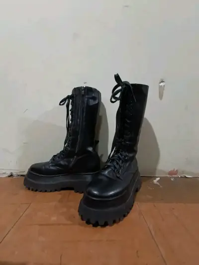 Botas negras de plataforma - miniatura 3