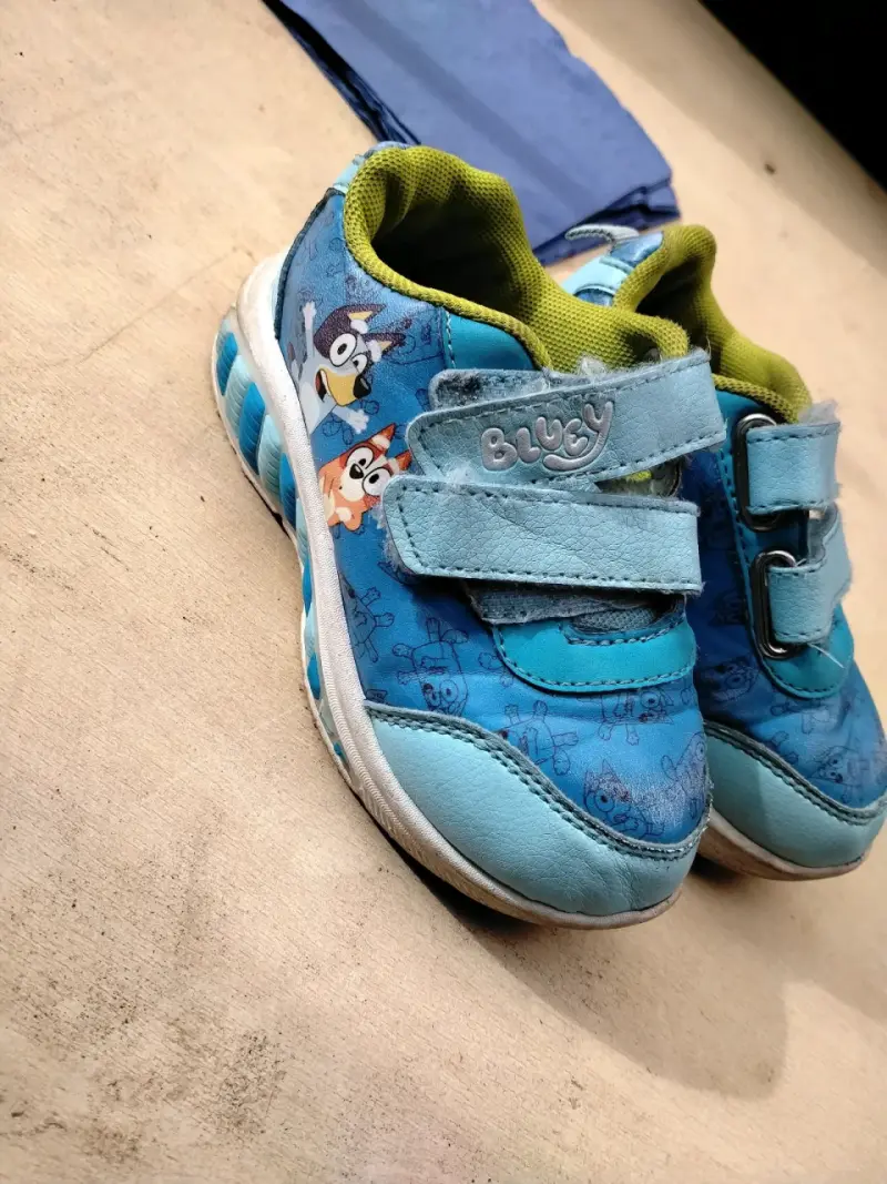 Zapatillas infantiles Bluey celestes - 1