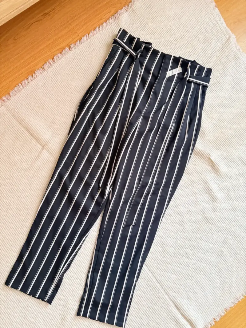 Pantalones H&M rayados negros L - 1