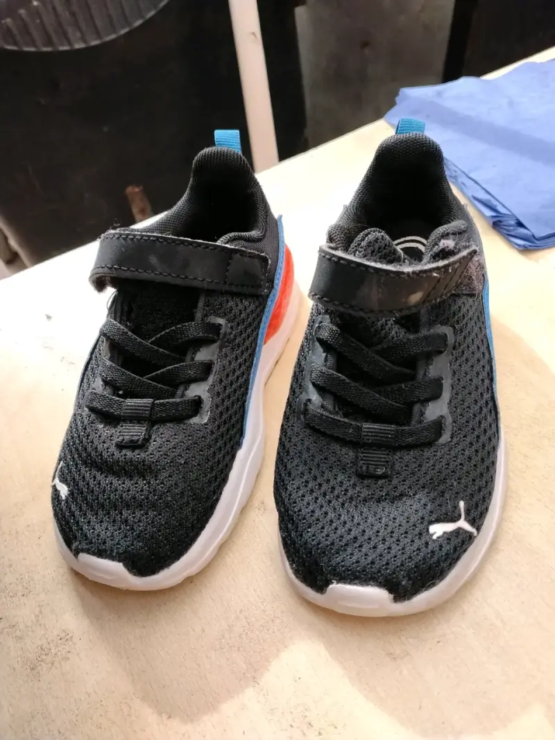 Zapatillas deportivas negras y azules - 2
