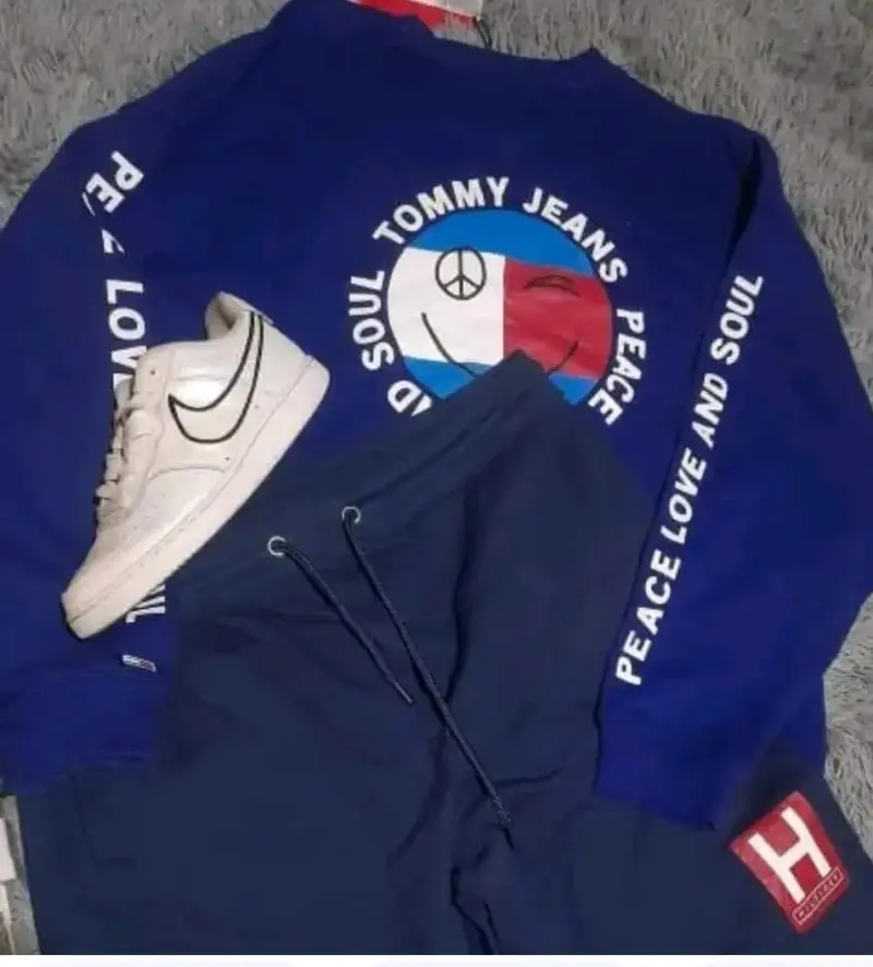 Conjunto sudadera y pantalón Tommy Jeans
