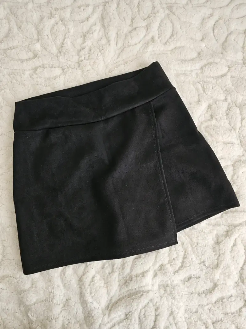 Falda short negra elegante - 1