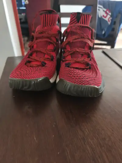 Zapatillas deportivas rojas - miniatura 3