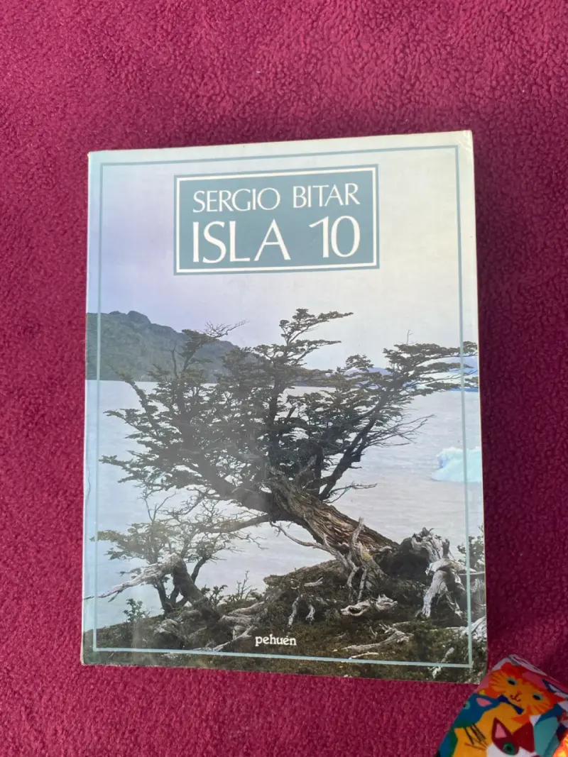 Libro 'Isla 10' de Sergio Bitar