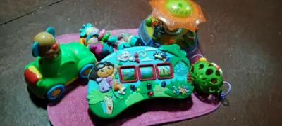 Silla mecedora para bebé, bañera de bebe y juguete - miniatura 3