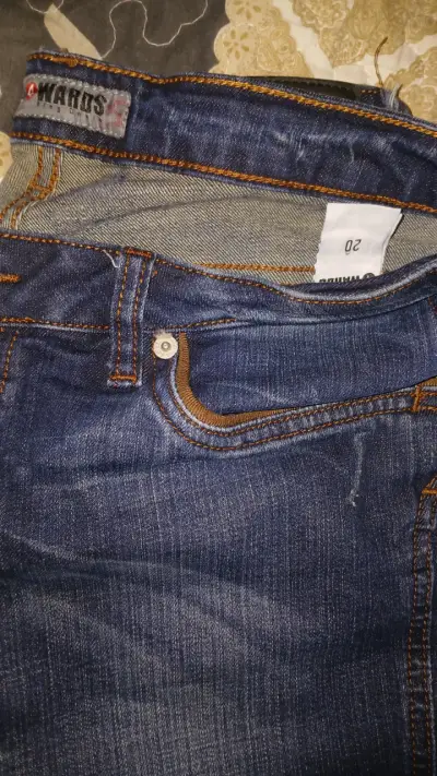 Jeans azul oscuro de mujer - miniatura 3