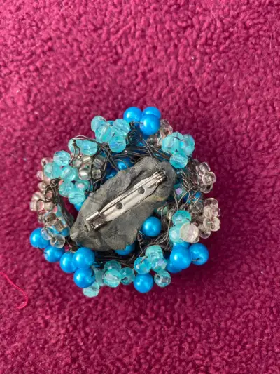 Broche de cuentas turquesas - miniatura 2
