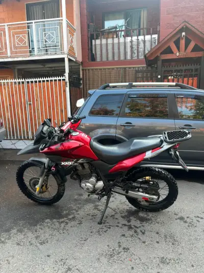 Moto Honda XRE 300cc roja - miniatura 2