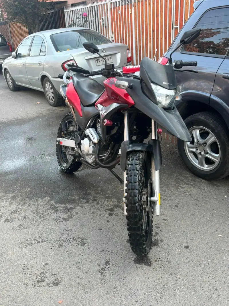 Moto Honda XRE 300cc roja - 4