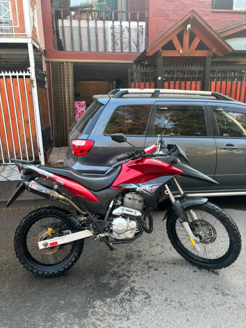 Moto Honda XRE 300cc roja - 5