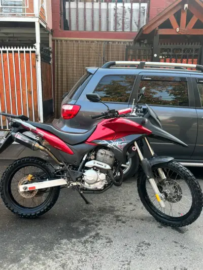 Moto Honda XRE 300cc roja - miniatura 6