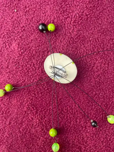 Broche o prendedor decorativo de abalorios - miniatura 2