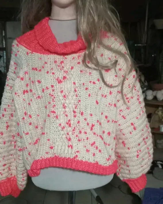 Suéter tejido blanco y rosa
