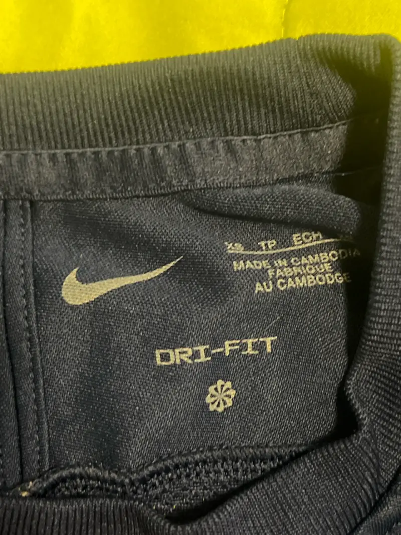Polera deportiva azul oscuro Nike talla XS - 2