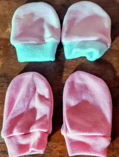 Mitones para bebé rosados - miniatura 1