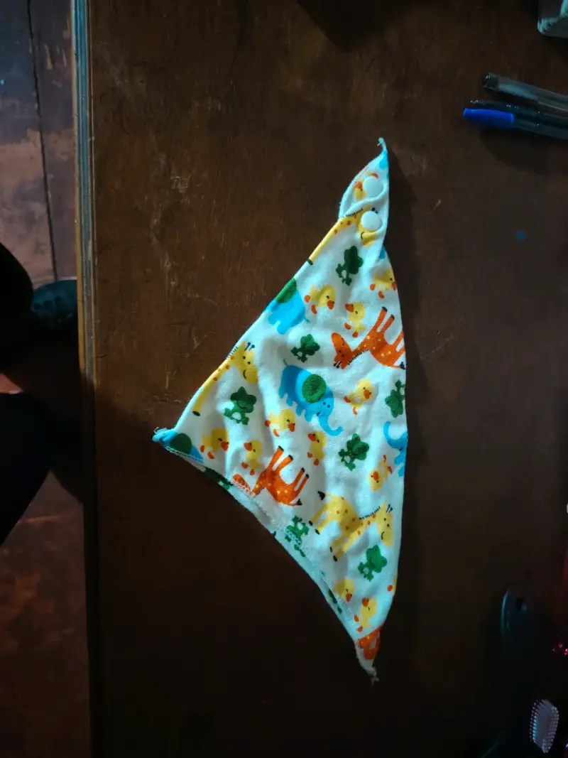 Pañuelo triangular para bebé - 2