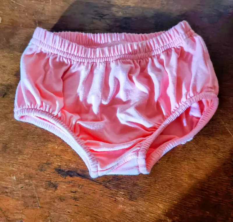 Calzón rosado para bebé