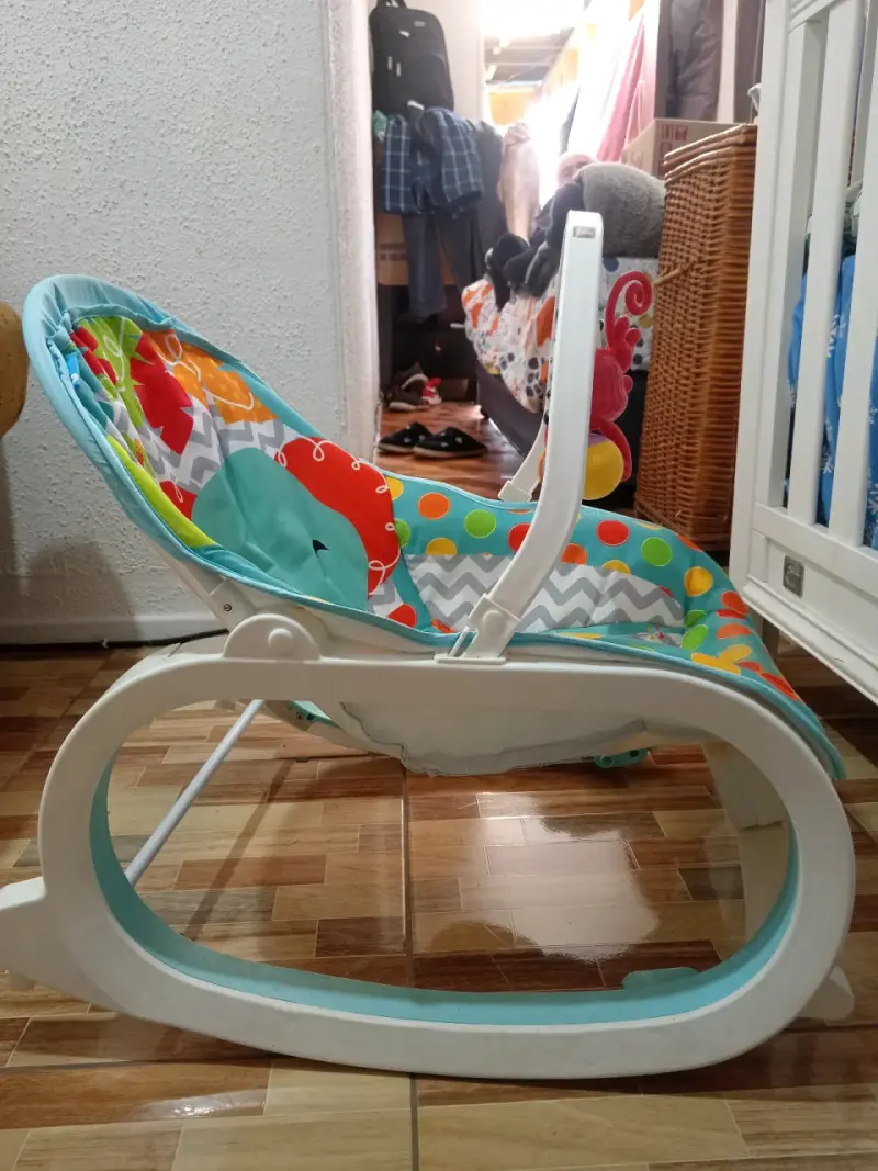 Silla mecedora para bebé - 2