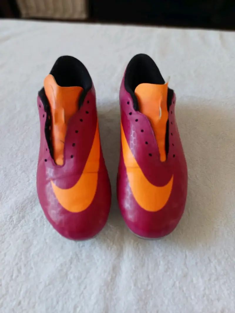 Botines de fútbol damas rojos y naranjas - 5