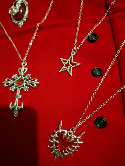 Collares góticas - miniatura 3