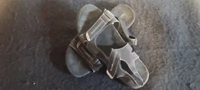 Sandalias negras con velcro - miniatura 2