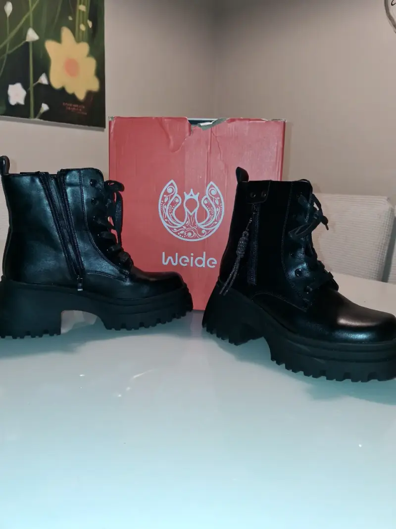 Botas negras con plataforma - 2
