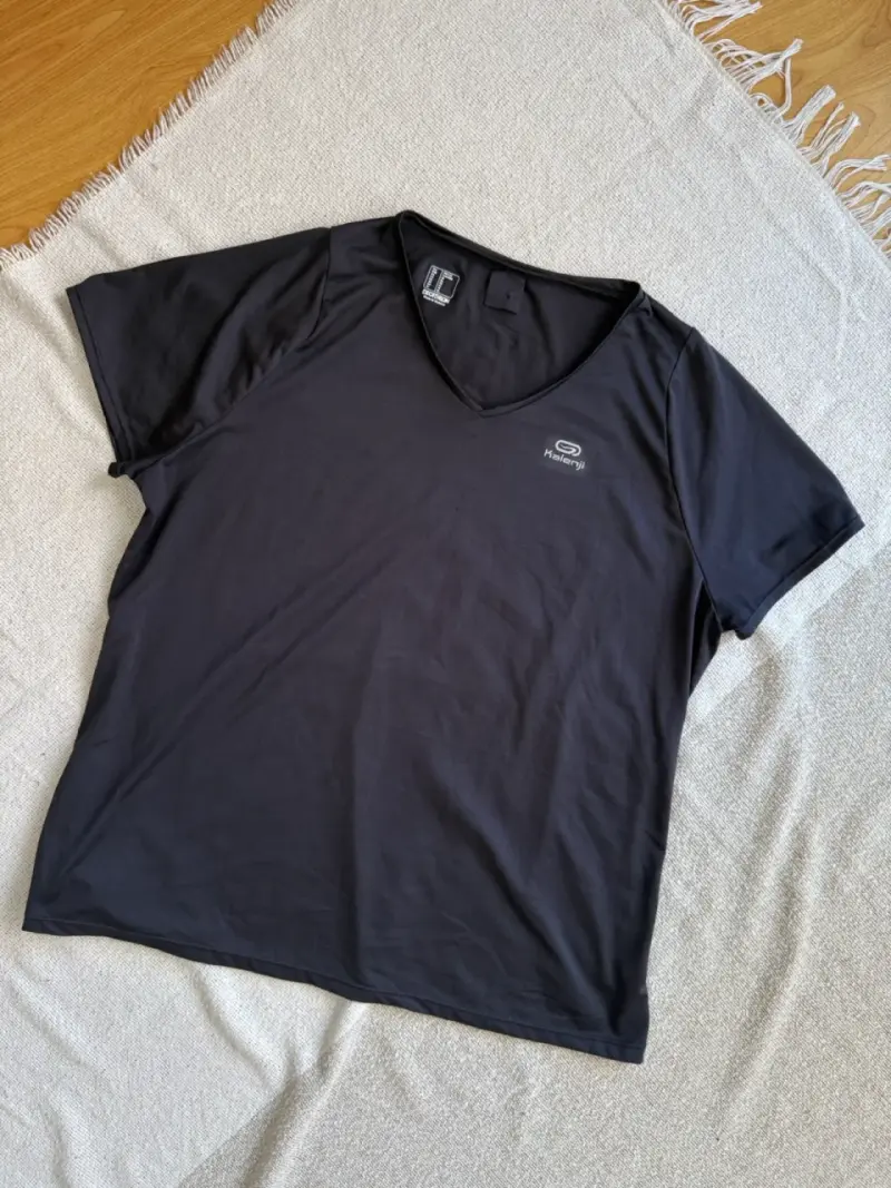 Polera deportiva negra Halenji XL