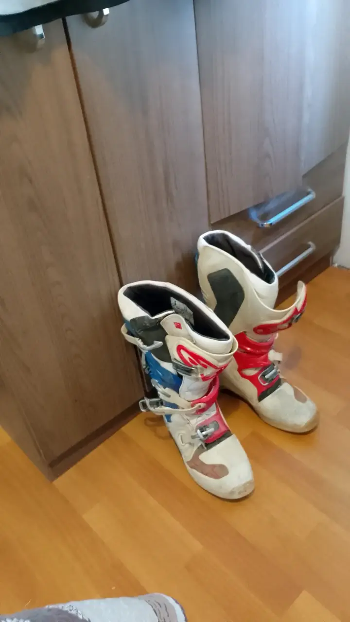 Botas de motocross blancas y rojas - 3