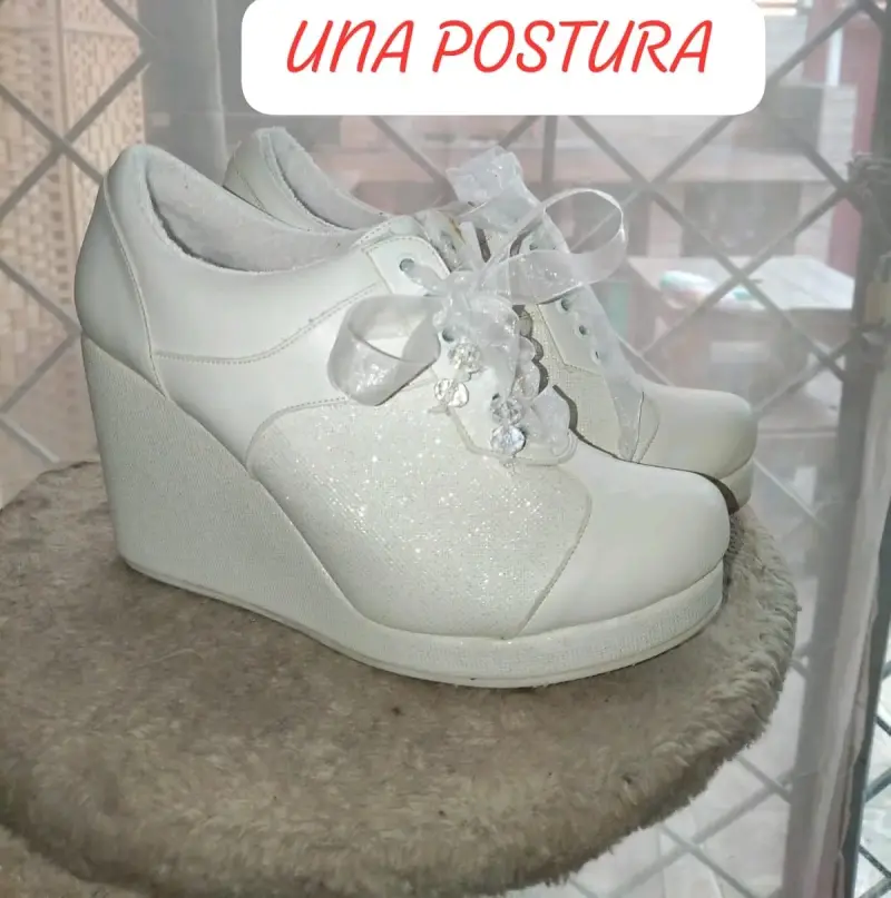 Zapatillas blancas con plataforma