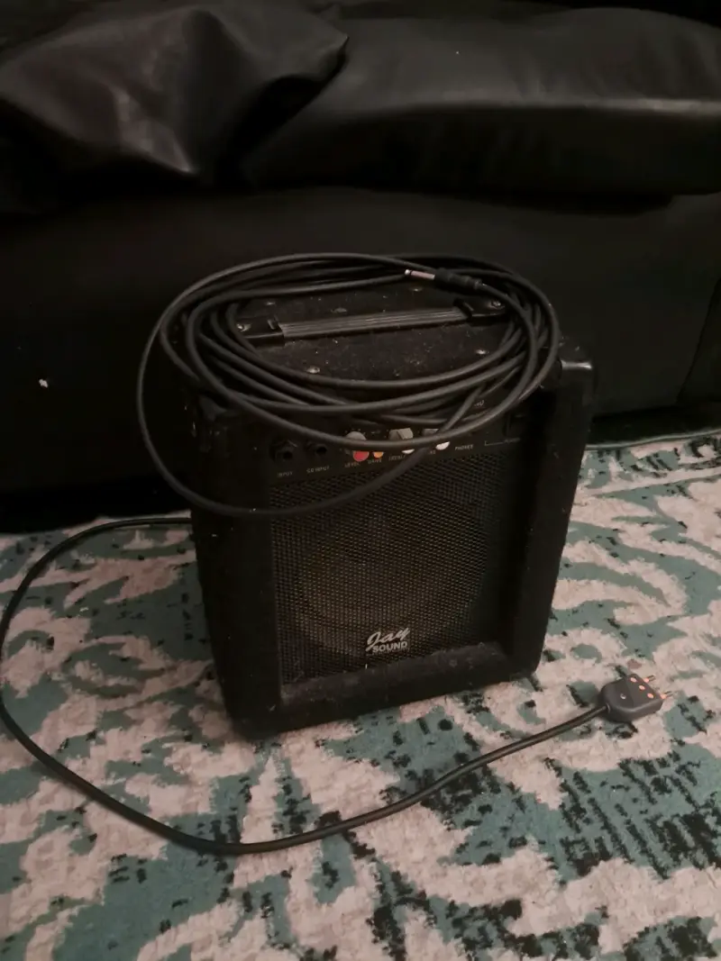 Amplificador de guitarra + cable