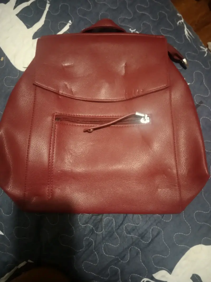 Mochila de cuero rojo