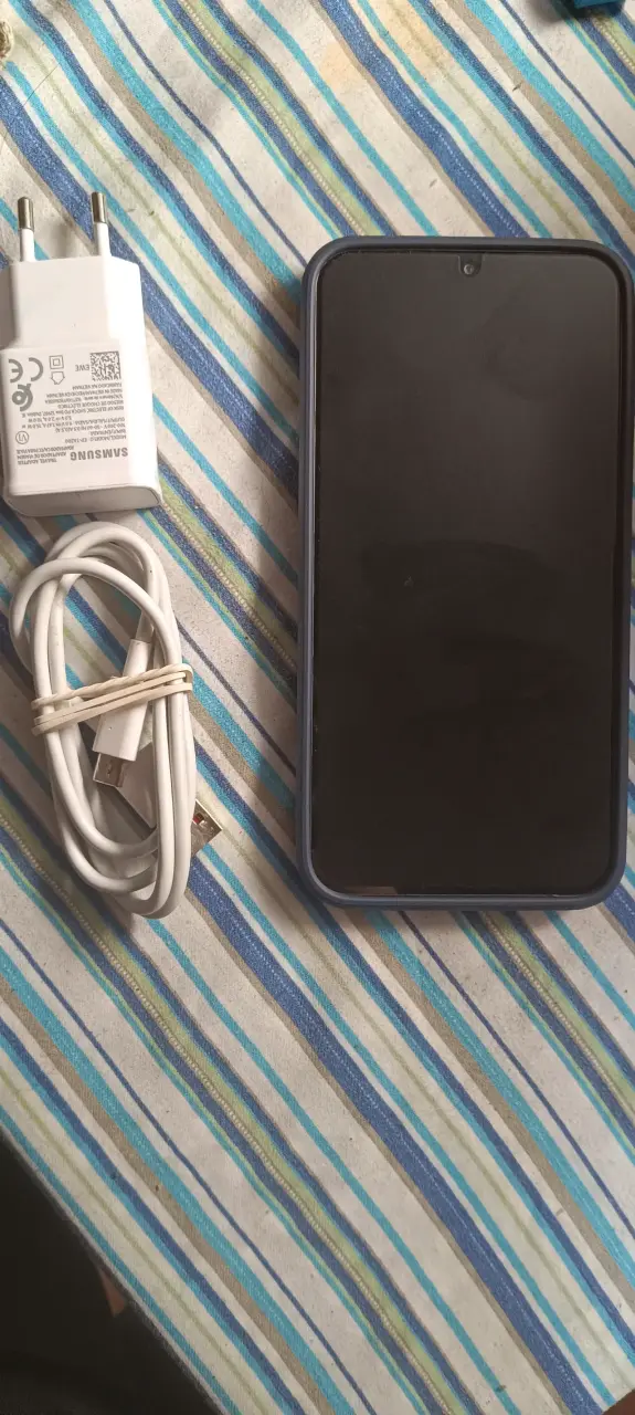 Teléfono Samsung A34 5G con cargador - 1