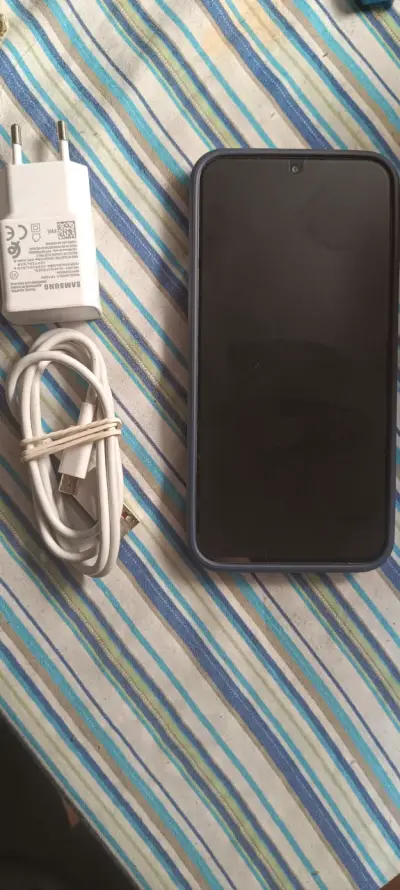 Teléfono Samsung A34 5G con cargador - miniatura 1