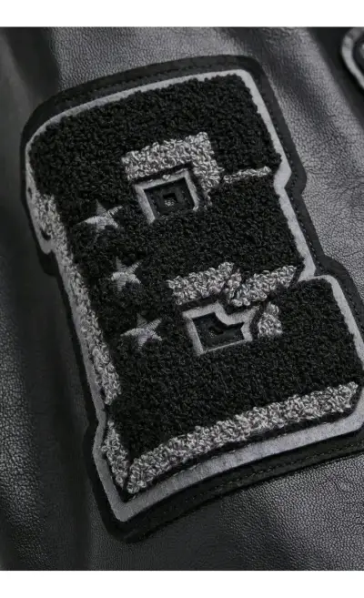 Chaqueta bomber negra con parches - miniatura 4