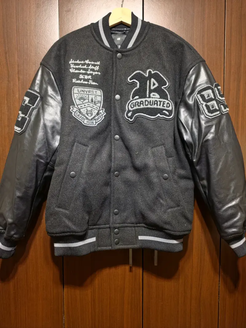 Chaqueta bomber negra con parches - 5