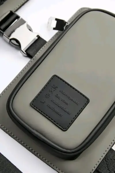 Accesorio De Pecho Traveler Engomado gris - miniatura 3