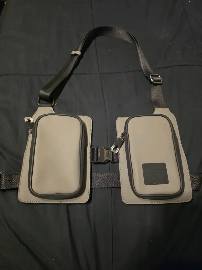 Accesorio De Pecho Traveler Engomado gris - 5