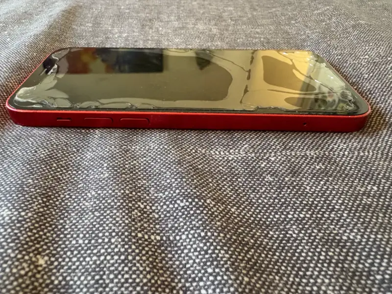 iPhone 12 rojo en buen estado - 5
