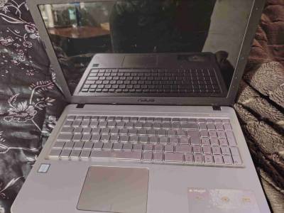 Notebook Asus i3 - miniatura 4