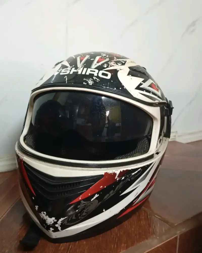Casco de moto Shiro negro con rojo - 1