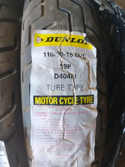 Neumáticos de moto . Nuevos - miniatura 1