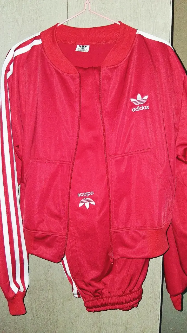 Buzo deportivo roja Adidas