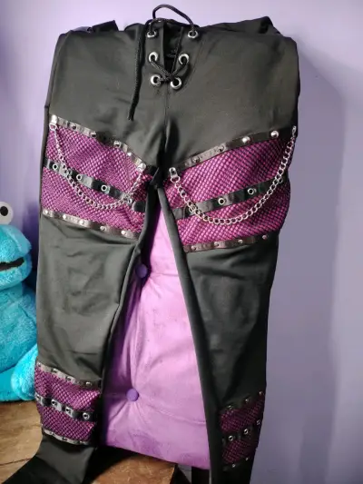 Calzad negras con detalles púrpura goth talla M - miniatura 1