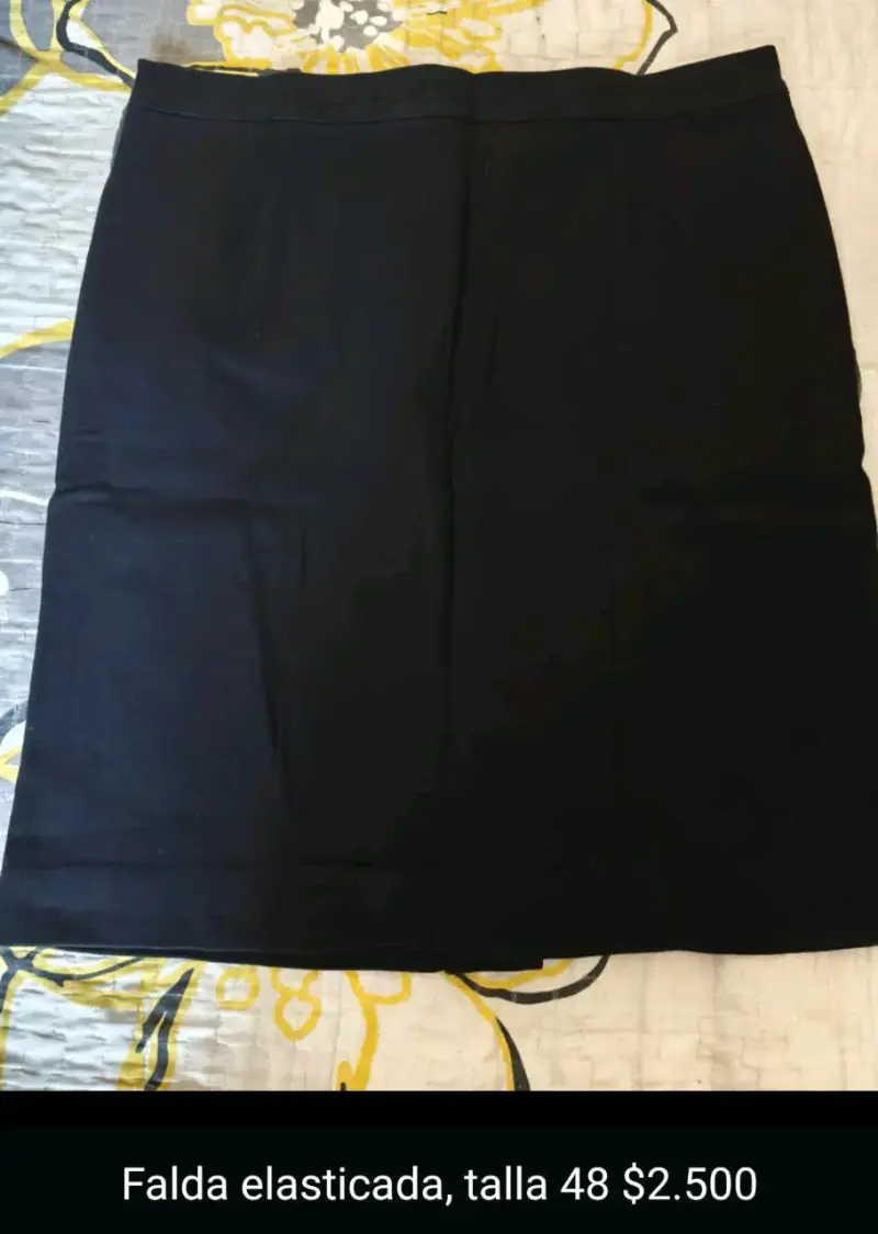 Falda elasticada negra