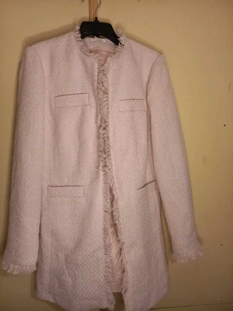 Abrigo rosado con flecos - 2