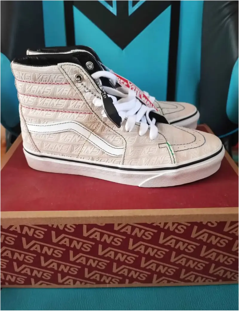Zapatillas Vans sk8 hi NUEVAS - 11