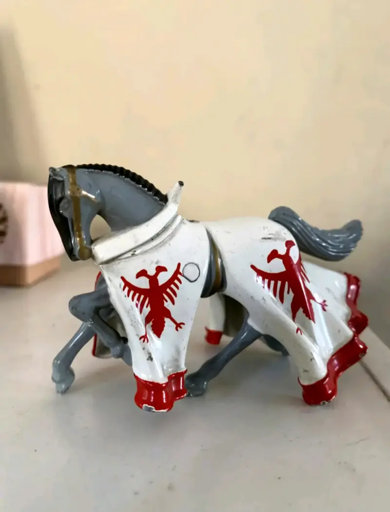 Figura de caballo medieval - 2
