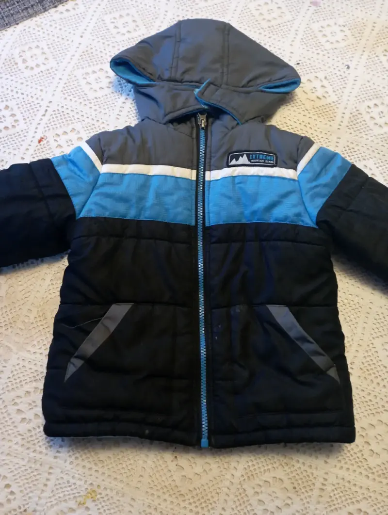 Chaqueta infantil con capucha - 1