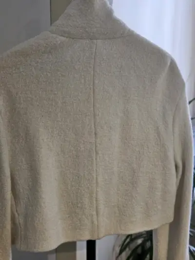 Chaqueta corta blanca con bolsillos - miniatura 5