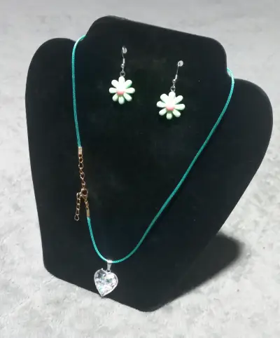 Conjunto joyas colgante y aros - miniatura 1